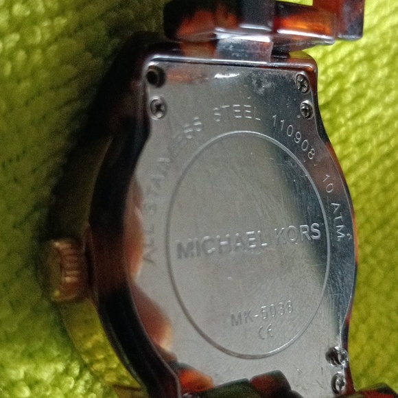 MICHAEL Michael Kors Multi-Function Water Resistant SS Watch MK-5280 working - Picture 8 of 8